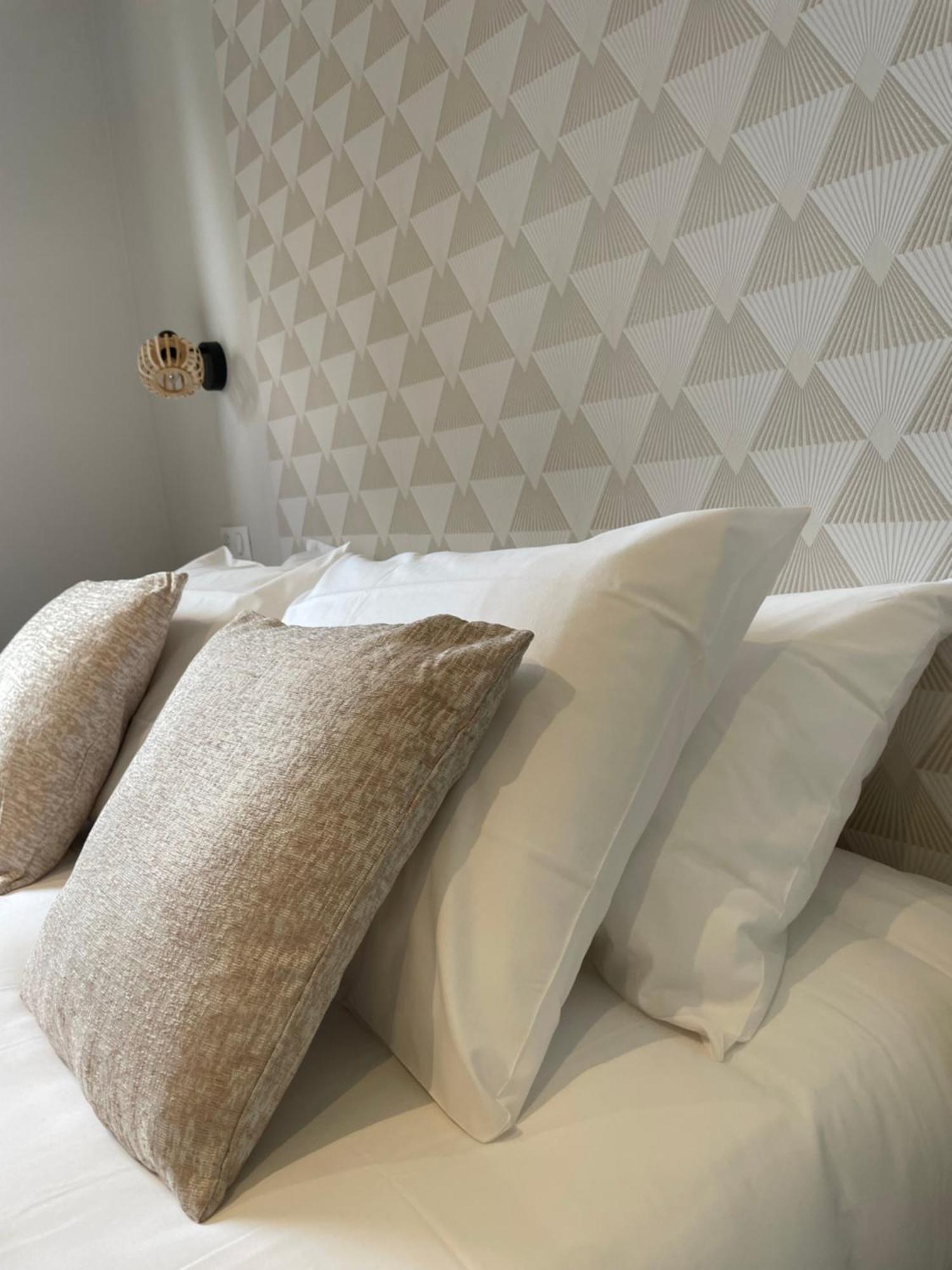 Ducey Appart'Hotel - Les Rivieres Екстериор снимка