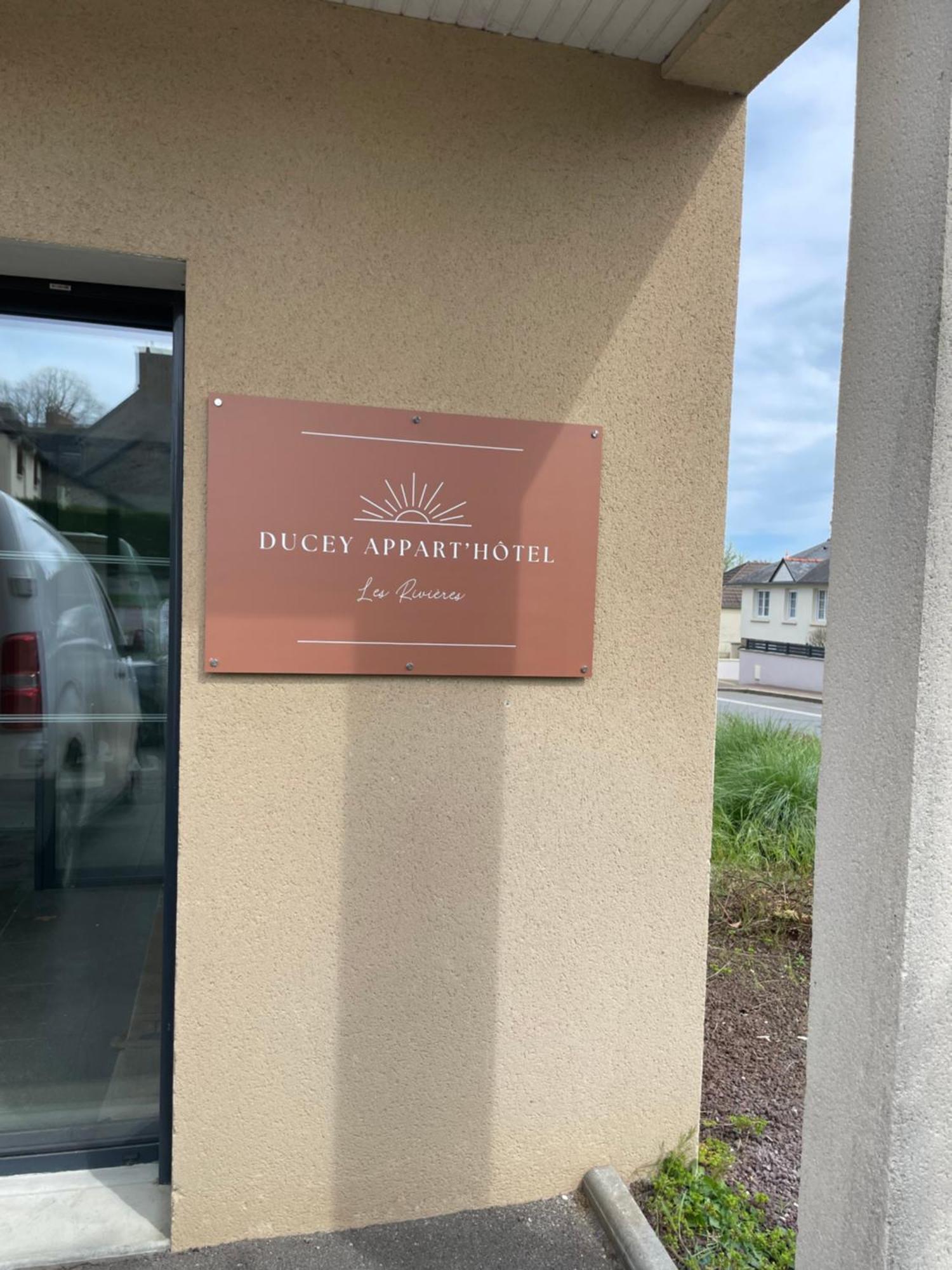 Ducey Appart'Hotel - Les Rivieres Екстериор снимка
